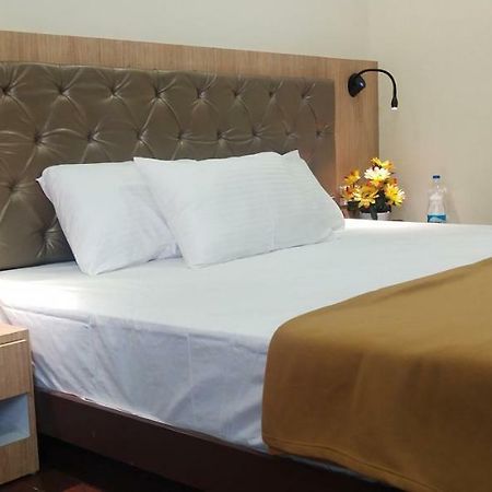 فندق Tiruchirappalliفي  Amutham Residency المظهر الخارجي الصورة