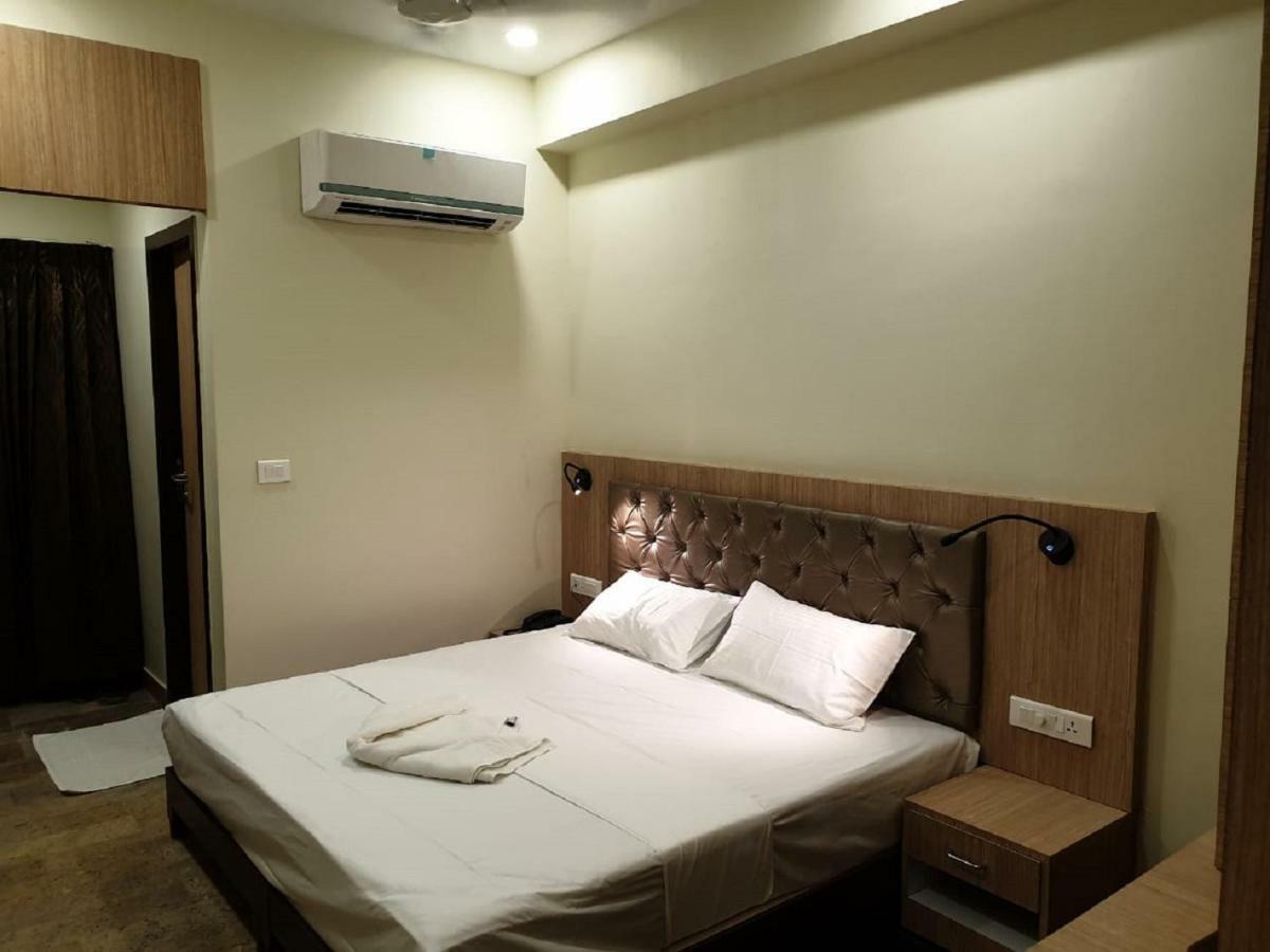 فندق Tiruchirappalliفي  Amutham Residency المظهر الخارجي الصورة