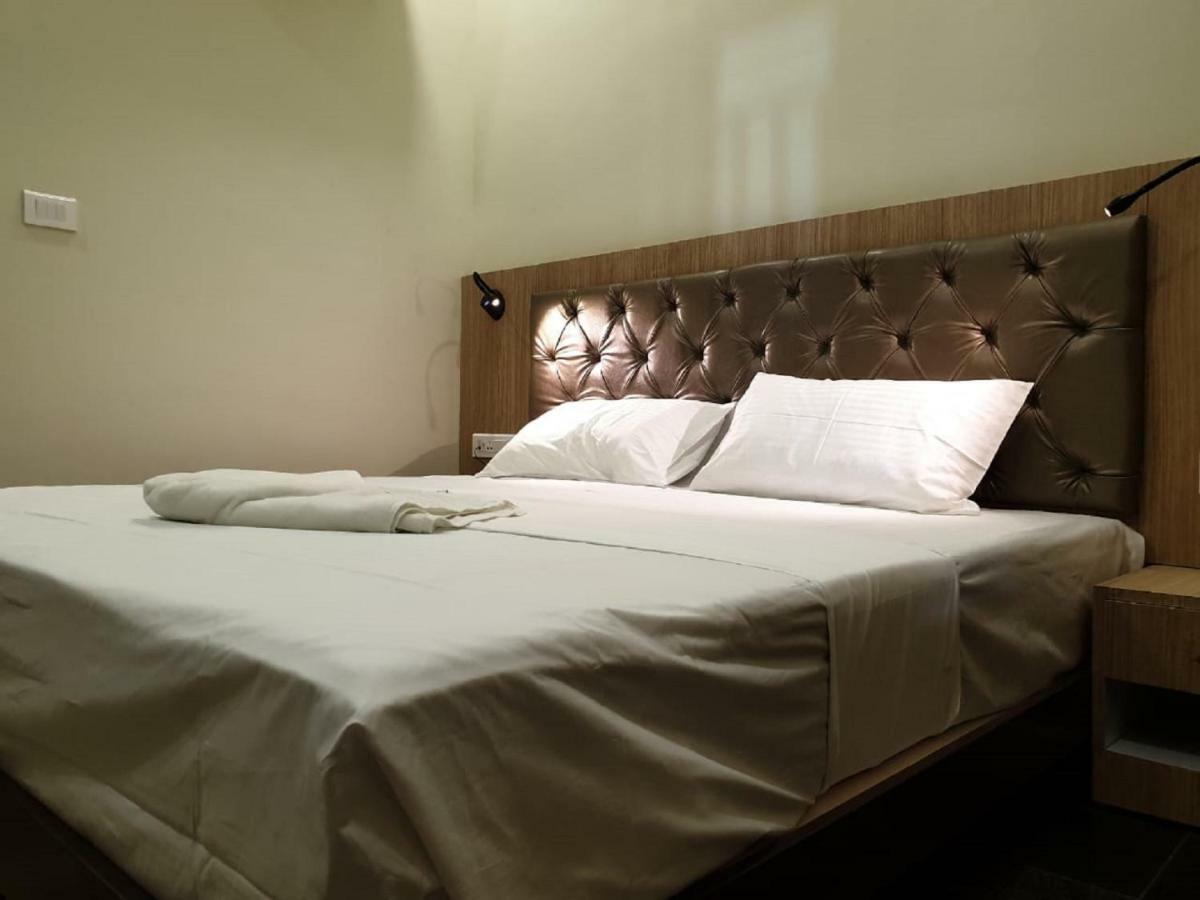 فندق Tiruchirappalliفي  Amutham Residency المظهر الخارجي الصورة