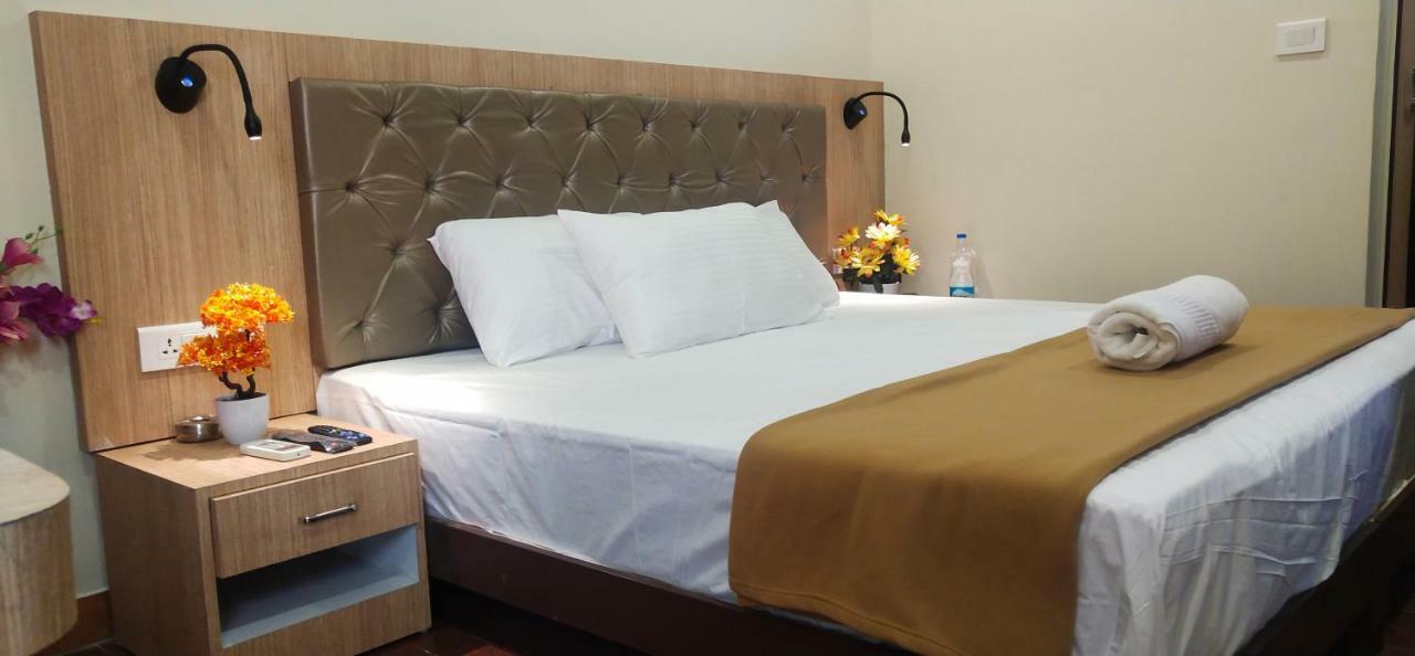 فندق Tiruchirappalliفي  Amutham Residency المظهر الخارجي الصورة