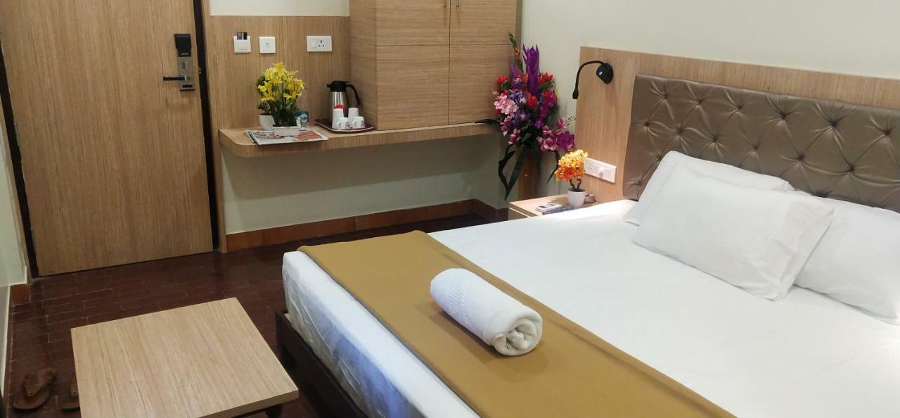 فندق Tiruchirappalliفي  Amutham Residency المظهر الخارجي الصورة