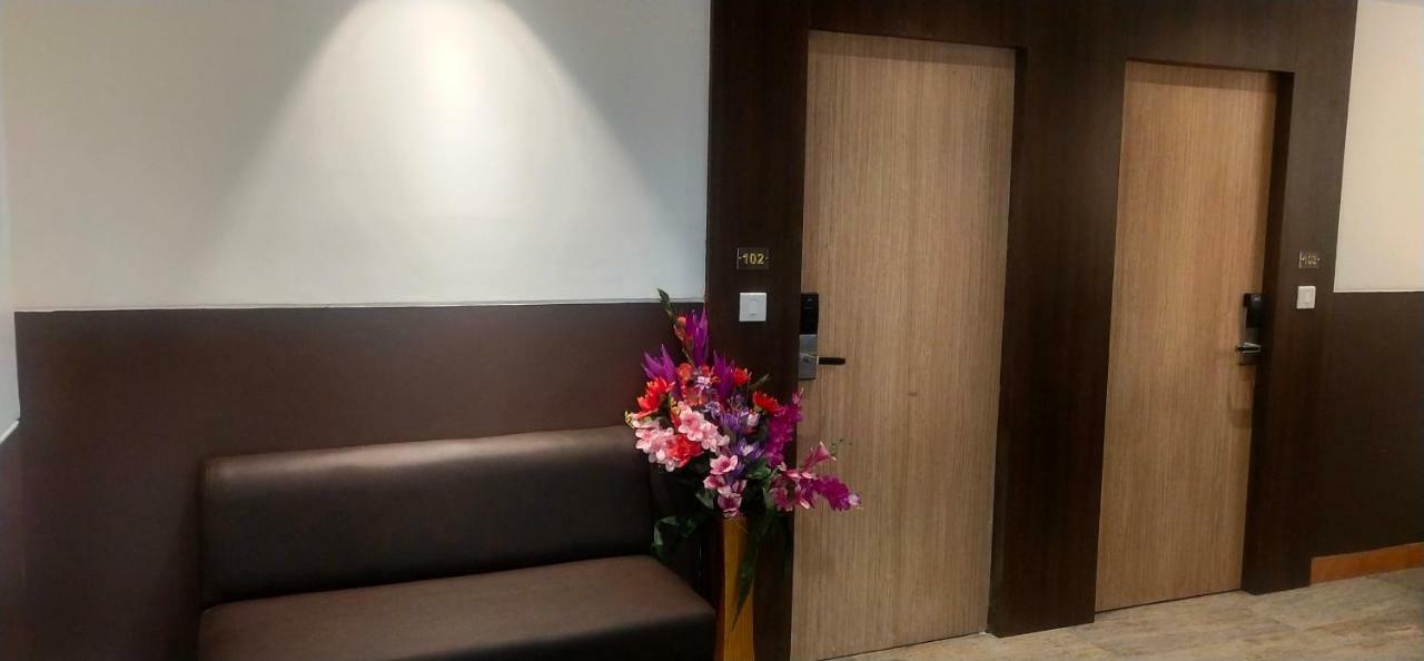 فندق Tiruchirappalliفي  Amutham Residency المظهر الخارجي الصورة