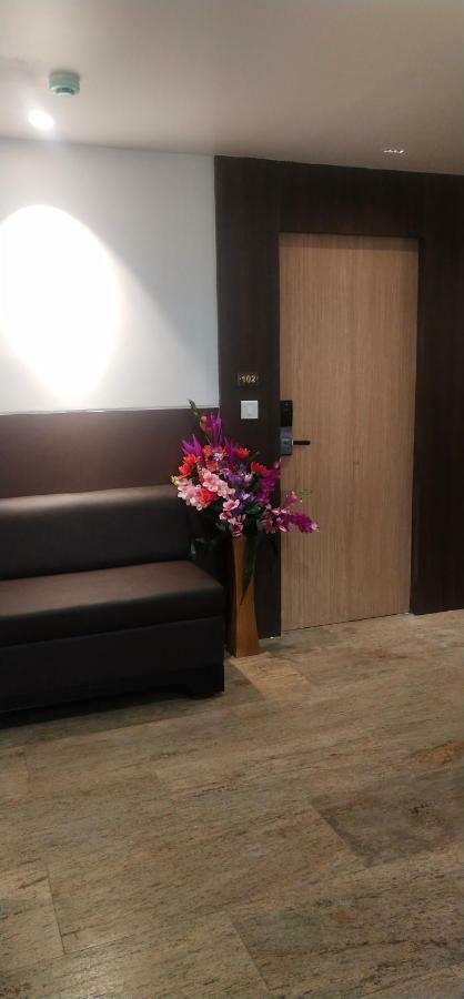 فندق Tiruchirappalliفي  Amutham Residency المظهر الخارجي الصورة